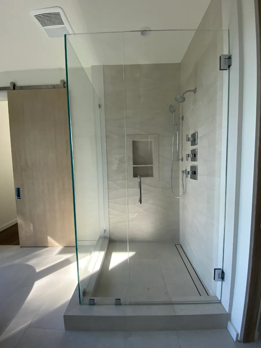 Shower Enclosure by American Glass Experts