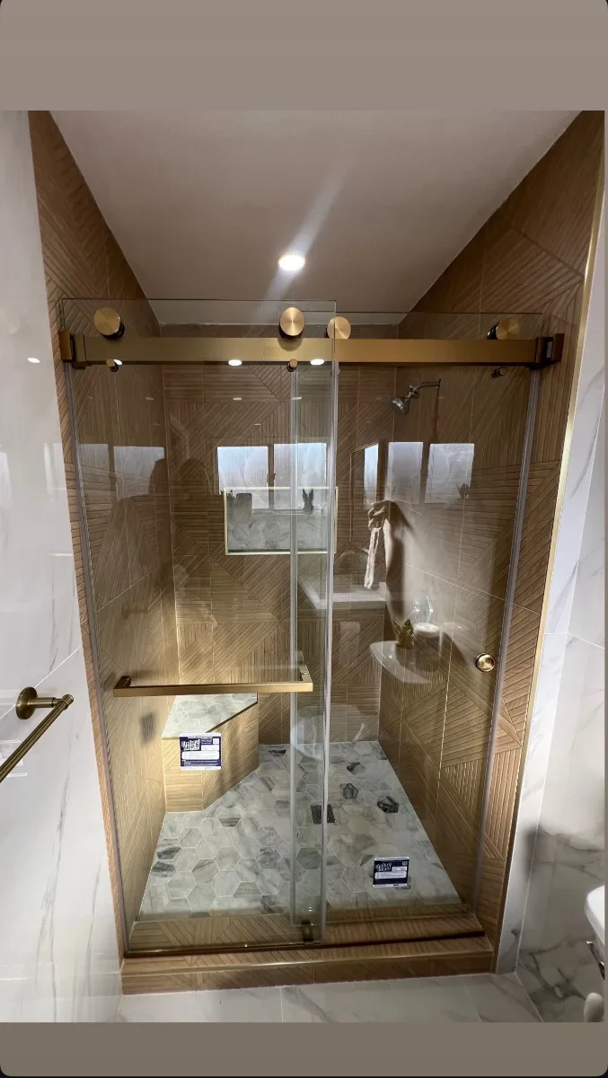 Shower Enclosure by American Glass Experts
